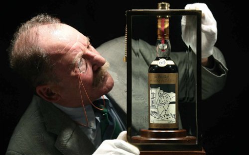 Macallan Valerio Adami 1926: Der bislang teuerste Whisky der Welt wurde um 1,8 Mio. Franken versteigert. Die Spirituose kam 1926 ins Fass zur Reifung, insgesamt wurden davon nur 24 Flaschen abgefüllt.