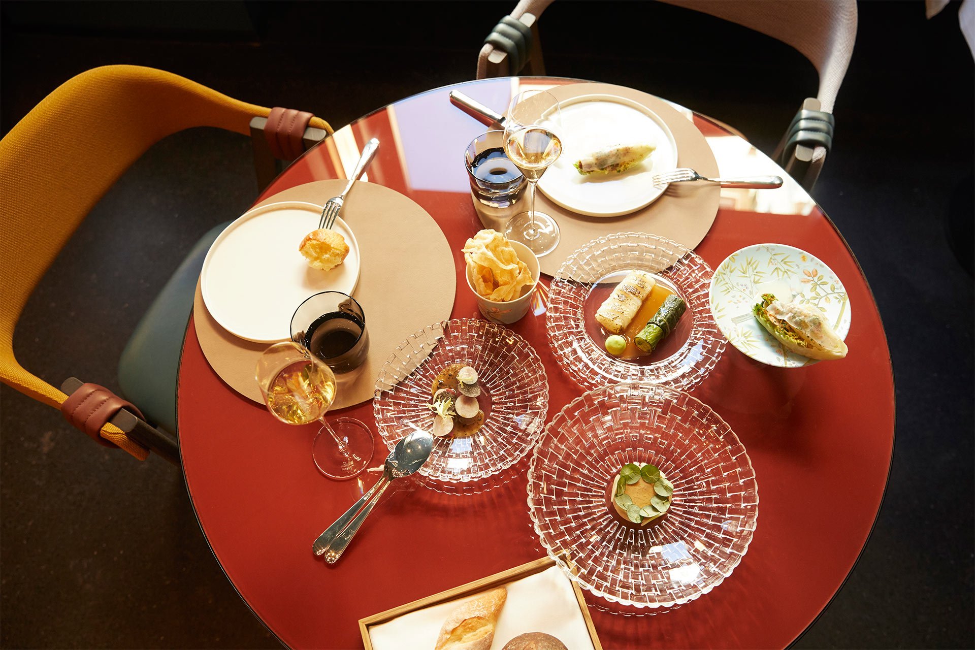 Bei dem&nbsp;Fine-Dining-Sharing-Konzept des «Igniv» kommen die Speisen zum Teilen in die Mitte des Tisches.