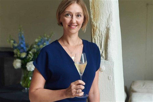 Cherie Spriggs, Chef-Weinmacherin des südenglischen Weinguts Nyetimber, ist mitunter zu verdanken, dass »English Fizz«&nbsp;in der Welt so schnell einen guten Namen erlangte.