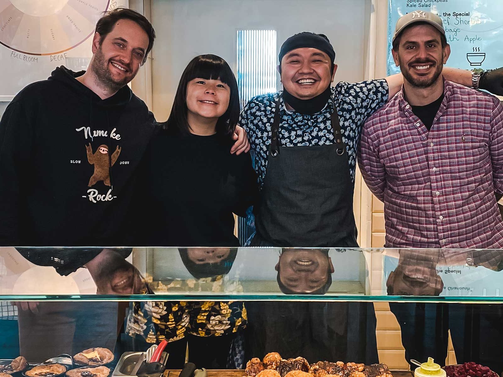 Das «IYKYK»-Team: Mathieu Theis und Emi Fukahori vom Café «Mame» mit «Gaijin»-Chef Dan Shu and «Gaijin»-Manager und Besitzer George Kazantzis
