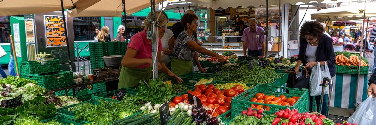 Auch in der Corona-Krise verfügen die Schweizer Märkte über ein reichhaltiges Angebot an heimischen Lebensmitteln.