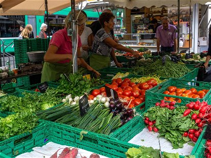 Auch in der Corona-Krise verfügen die Schweizer Märkte über ein reichhaltiges Angebot an heimischen Lebensmitteln.