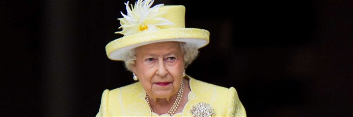 Queen Elizabeth II. ist für ihre farbenfrohen Outfits bekannt.