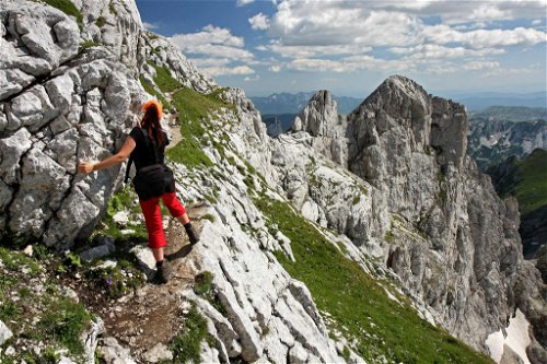 Abstieg vom Boboto Kuk, dem höchsten Gipfel im Durmitor-Nationalpark in Montenegro.