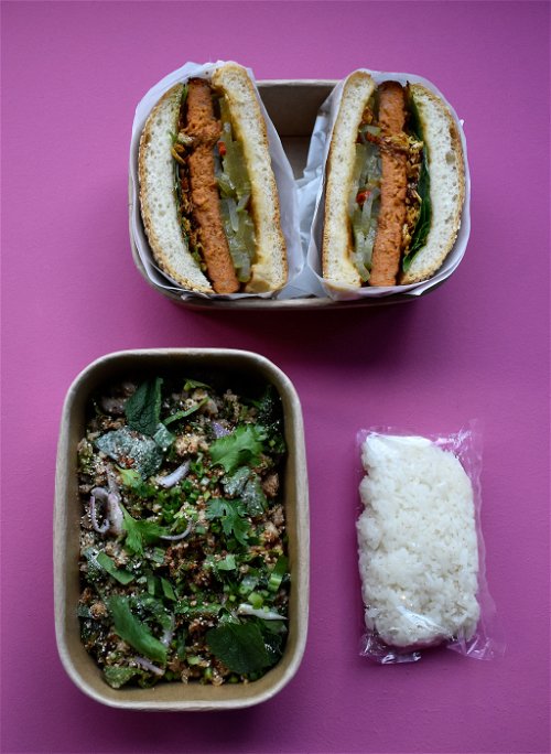 Thai Burger mit Larb Mu und Sticky Rice