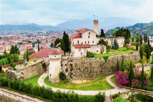 Die Burg von Brescia wird wegen seiner exponierten Lage auch »Falke Italiens« genannt und bietet einen herrlichen Rundum-Blick.