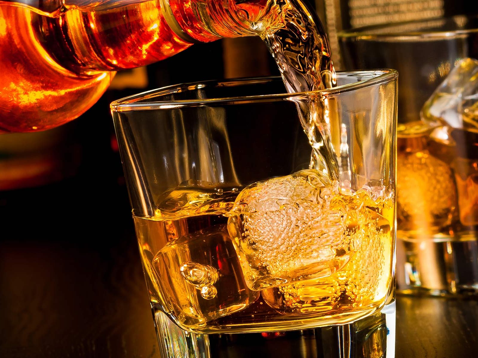 Whisky kann nicht nur pur, on the rocks genossen werden, er macht sich auch in Drinks gut.