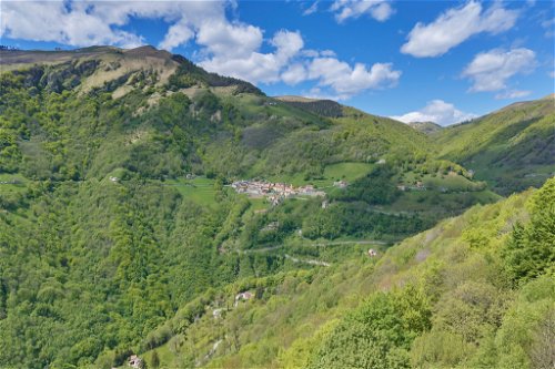 Scudellate liegt am Fuss des Monte Generoso im Valle Muggio.