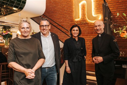 Gabi und Robert Huth mit Elisabeth Köstinger und Toni Faber