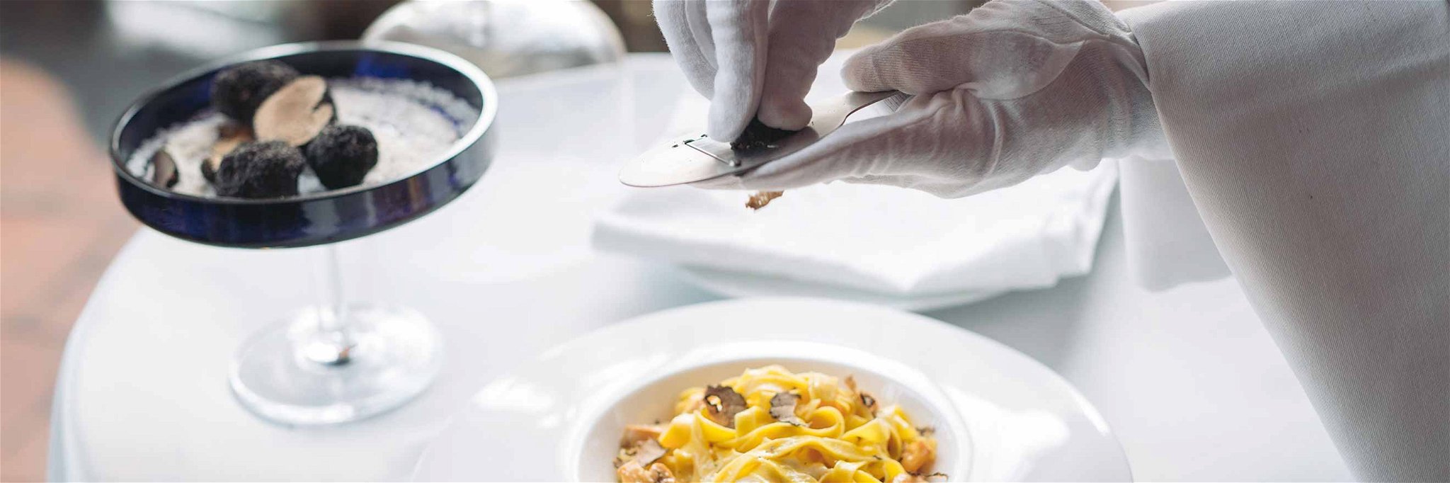 Die legendären italienischen Sterne-Kochbrüder Enrico und Roberto Cerea spielen im «Da Vittorio» in St.&nbsp;Moritz das Potenzial ihrer Landesküche voll aus. Pasta ist immer Teil des Menus.