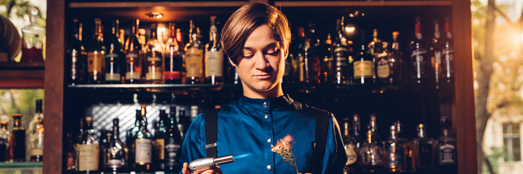 In der »D-bar« des »The Ritz-Carlton, Vienna« bieten Bar-Managerin Katharina Schwaller und ihr Team auch Drinks aus der »Savoury«-Ecke