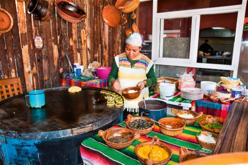 Mexiko liegt zwischen Atlantik und Pazifik, den USA und Lateinamerika – diese aussergewöhnliche Lage ist mitverantwortlich für die grosse Vielfalt der mexikanischen Küche.