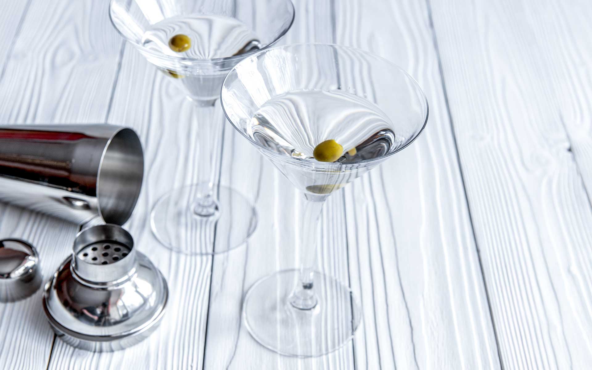 The 4 Basic Cocktail Glasses a Home Bar Needs