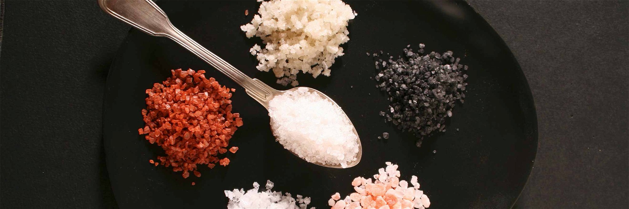 Smoked fleur de sel from Wales, Hawaiian salt in many colours: different kinds of salt offer new possibilities of flavour.