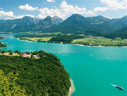 Ein Land aus Seen und Bergen: Der türkisblaue Wolfgangsee ist einer der größten Seen Österreichs.&nbsp;