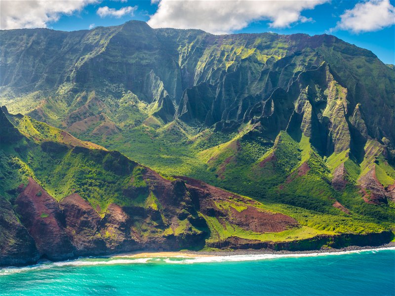 Hawaii Island Begs Airlines for Visitor Pause