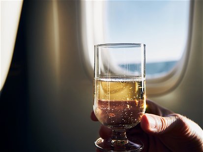 American Airlines Extends the Bans on Alcohol from Flights until 2022