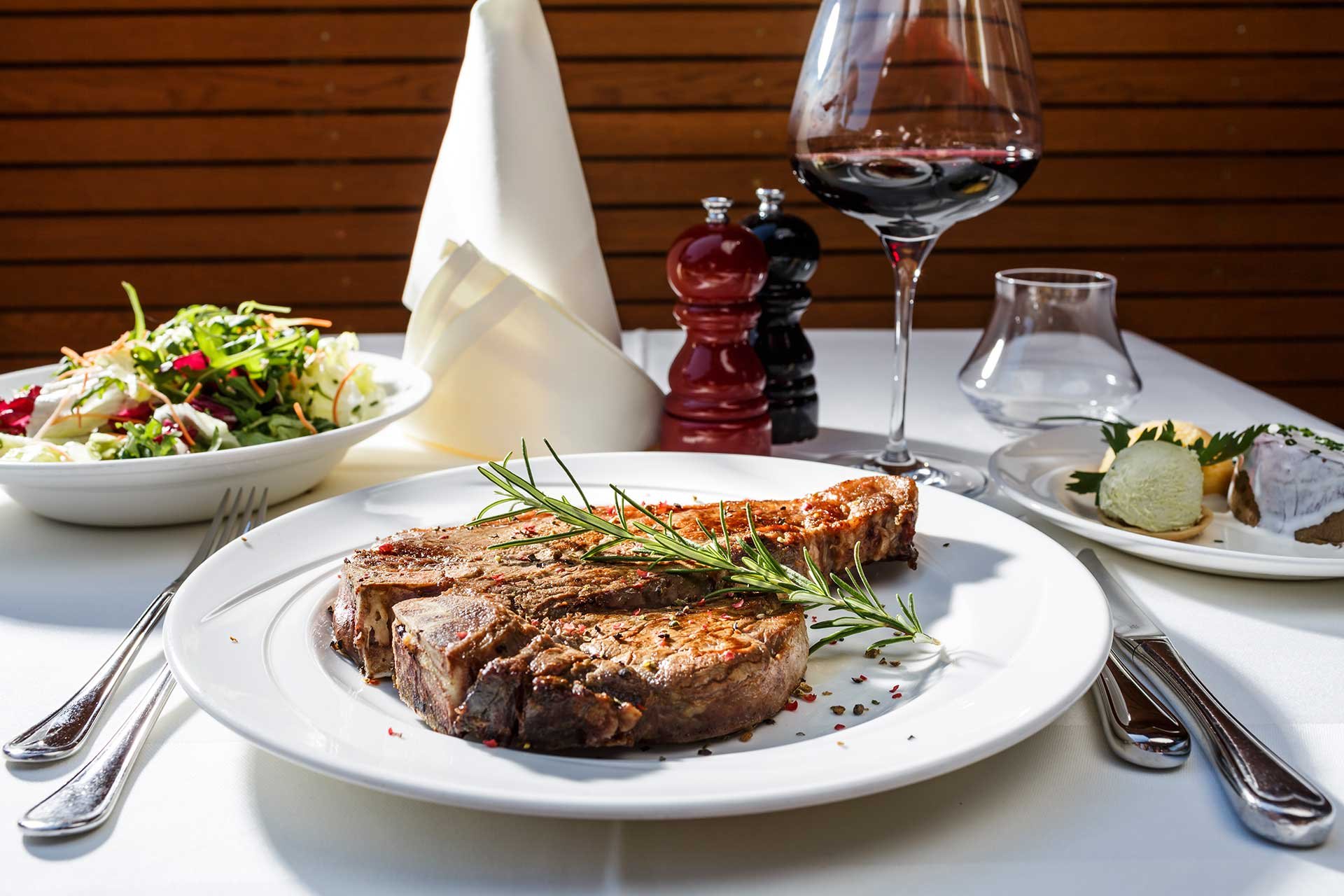 Ob T-Bone oder Rib-Eye – die Familie Goritschnigg bietet Steaks in allen Varianten. 