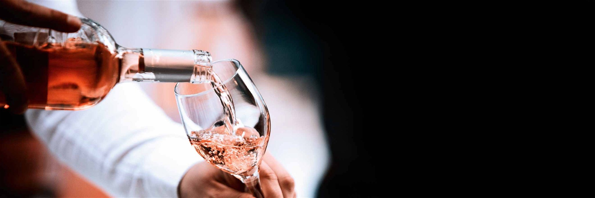 Mit den steigenden Temperaturen steigt auch die Lust auf Rosé im Glas.