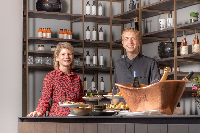 Director of Marketing &amp; PR Anne Meyenburg und Head Chef brasserie Christian Bock.