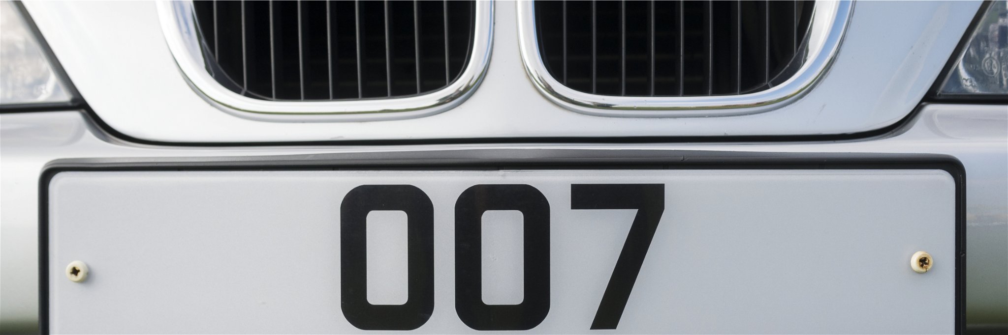 The exclusive James Bond-themed international trip will include the chance to recreate famed high-speed chase scenes, complete with luxury super-cars.

