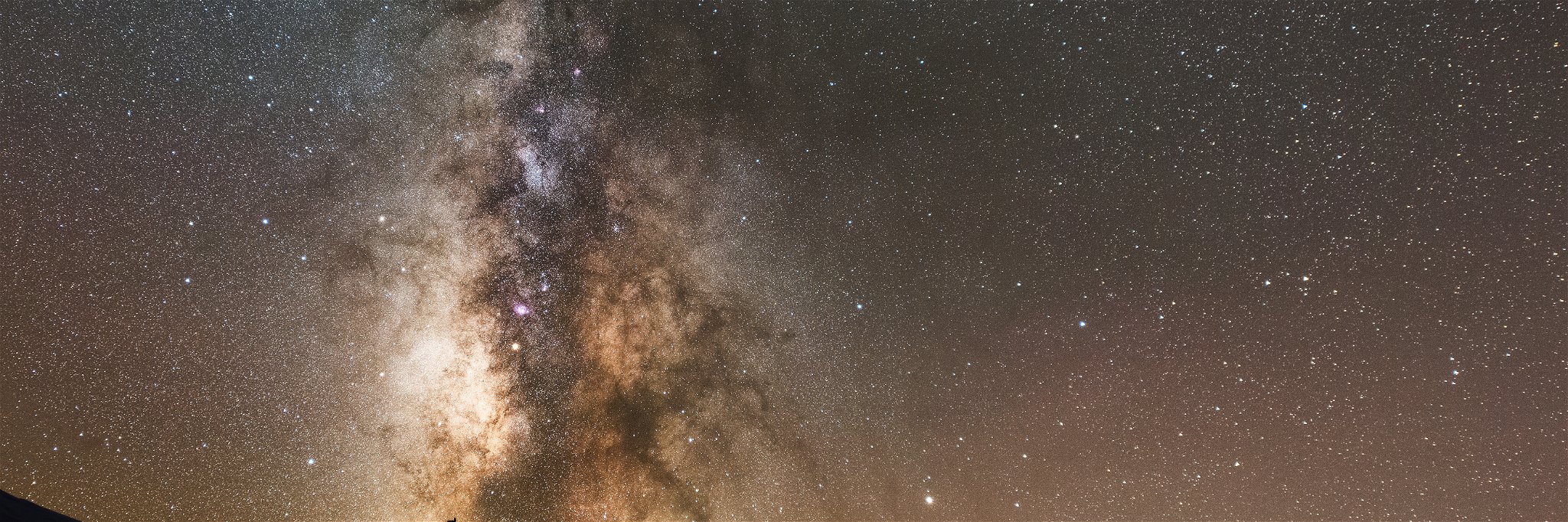 Stargazers looking at the Milky Way Galaxy in an American Dark Sky Park&nbsp;