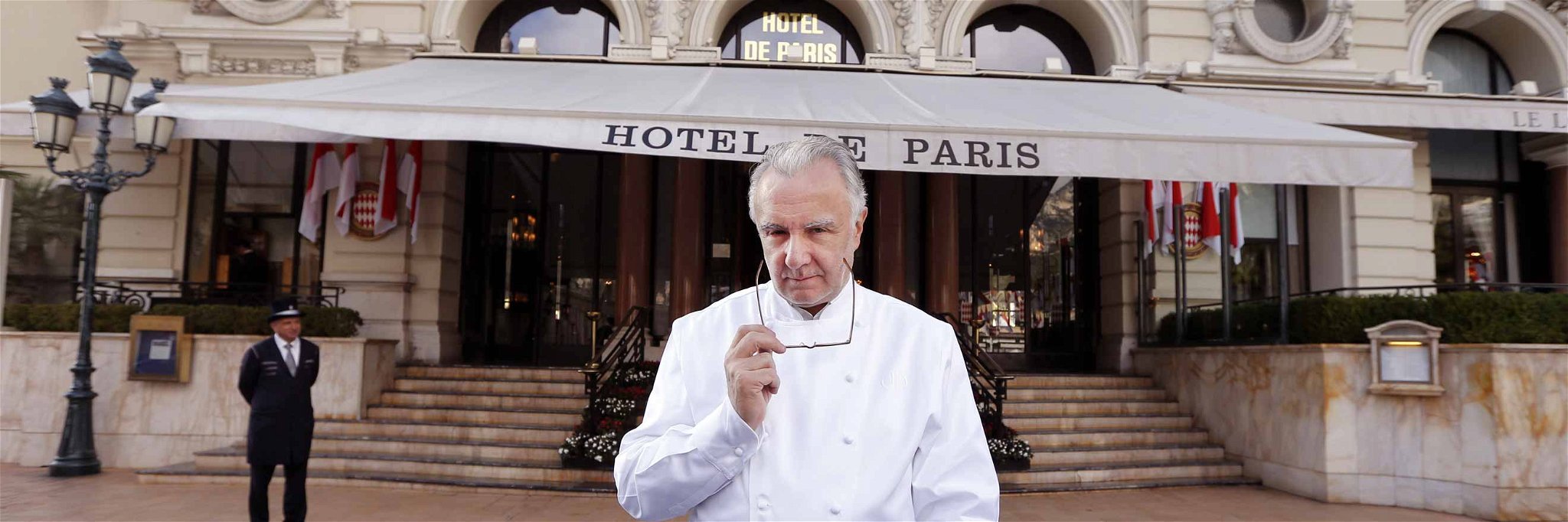 Alain Ducasse in front of the&nbsp;»Hotel de Paris«.