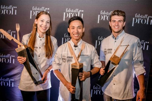Sieger »Küche«: Anna Hofstätter (3. Platz), Minh Quang Nguyen (1. Platz) und Jann Luca Urbschat (2. Platz).