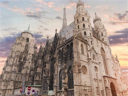 Der Stephansdom gilt als Wahrzeichen von Wien.