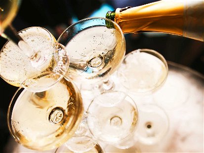 Den Auftakt der Champagner-Galas macht Düsseldorf.