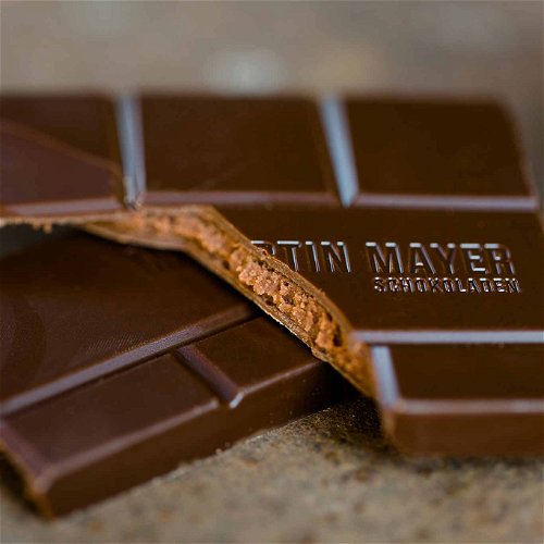 Die Kakaobohnen für seine Schokolade bezieht Martin Mayer direkt aus Südamerika, geröstet werden sie in seiner Manufaktur in Meggenhofen.