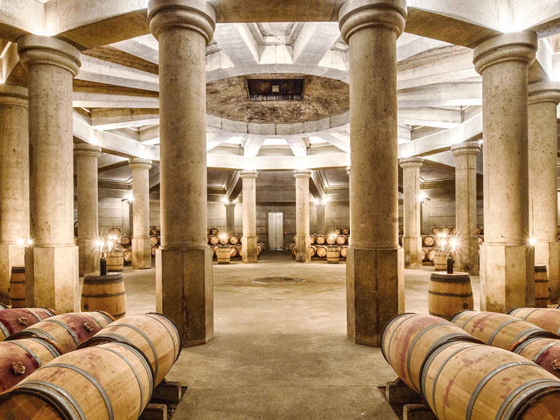 Der kreisrunde Fasskeller, in dem Château Latife-Rothschild seine Weine heranreifen lässt.