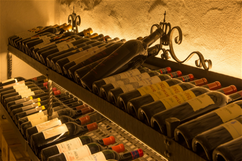 Der Weinkeller des Romantikhotels Krone gehört zu den bestsortiertesten Kellern in Tirol&nbsp;