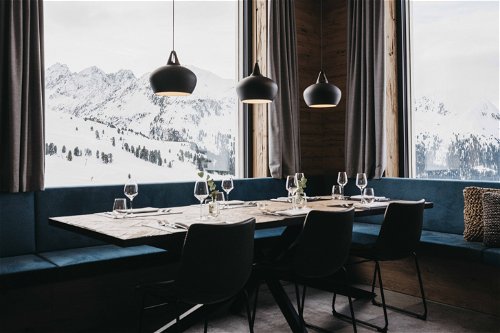 Das Restaurant mit Blick auf die Stubaier Alpen