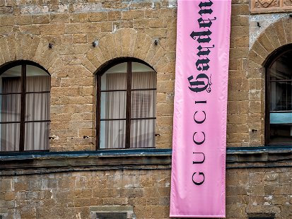 Das Banner des Gucci-Gartens in Florenz.