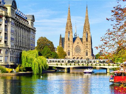 With its old&nbsp;timber-framed&nbsp;houses,&nbsp;flower&nbsp;pots and&nbsp;canals, Strasbourg has a collection&nbsp;of picture postcard&nbsp;subjects.


