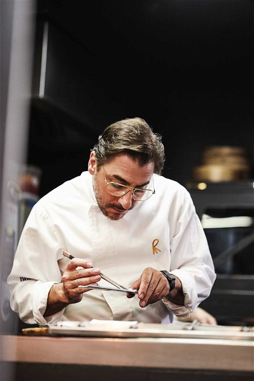 Jordi Roca vom Drei-Sterne-Restaurant »Celler de Can Roca« überzeugt in seinen Desserts seit Jahren mit höchster Präzision und Kreativität.