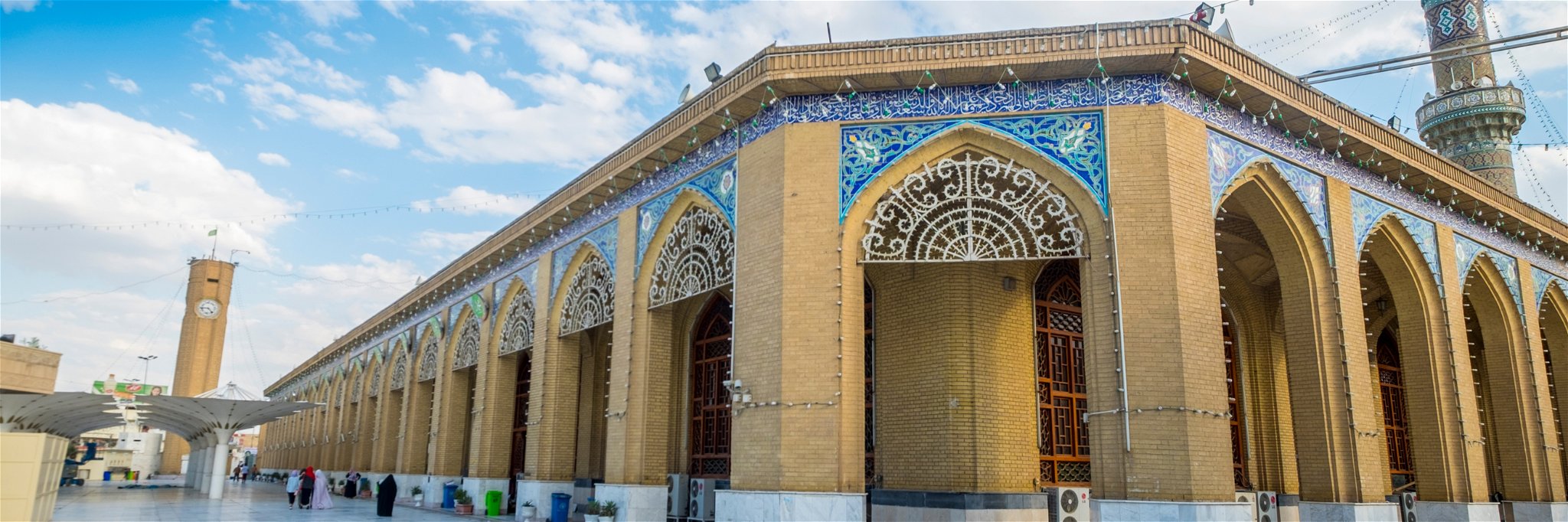 The Abu Hanifa Mosque built around the tomb&nbsp;of&nbsp;Abu Hanifah&nbsp;an-Nu'man in Baghdad, Iraq