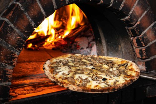 Die «Chesa Veglia: Pizzeria Heuboden» in St. Moritz