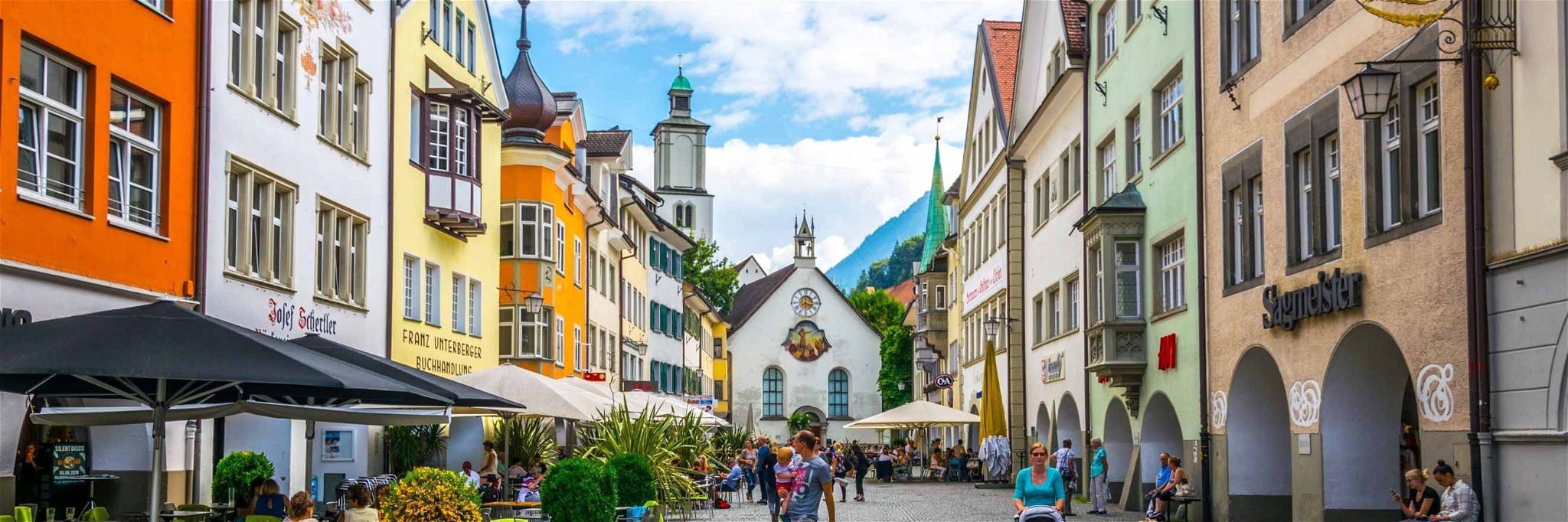 Die historische Altstadt von Feldkirch lädt zum Flanieren ein.