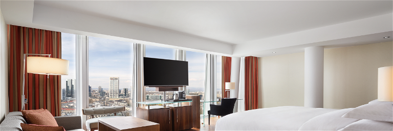Schlafzimmer im »JW Marriott Hotel Frankfurt«