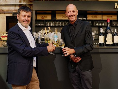 Für die Einweihung der neuen »Masi Wine Bar« reisten Marketingleiter Raffaele Boscaini aus der Eigentümerfamilie (l.) und Masi-CEO Federico Girotto persönlich nach München.&nbsp;
