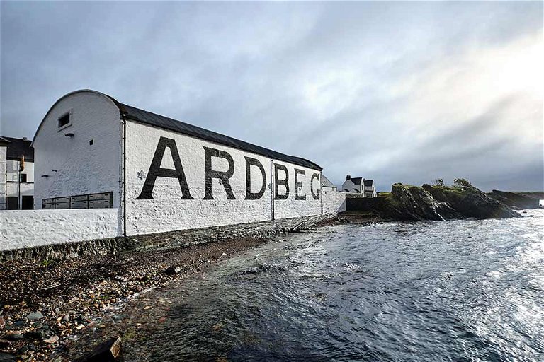 The distillery on the island of Islay has a turbulent 200-year history: Following closures in the 1980s and 1990s, it is now one of the most renowned distilleries in the world.