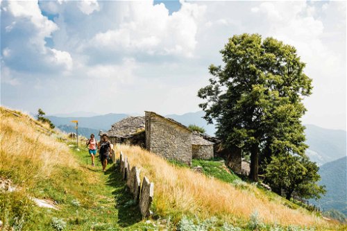 Die Wanderwege am Monte Generoso führen mitunter vorbei an alten Steinhäusern, sogenannten Rustici.