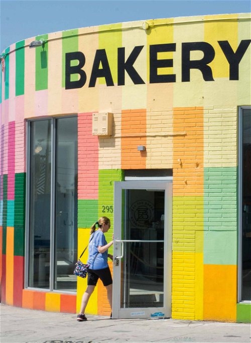 Famous city baker behind a gaudy façade: Zak the Baker.