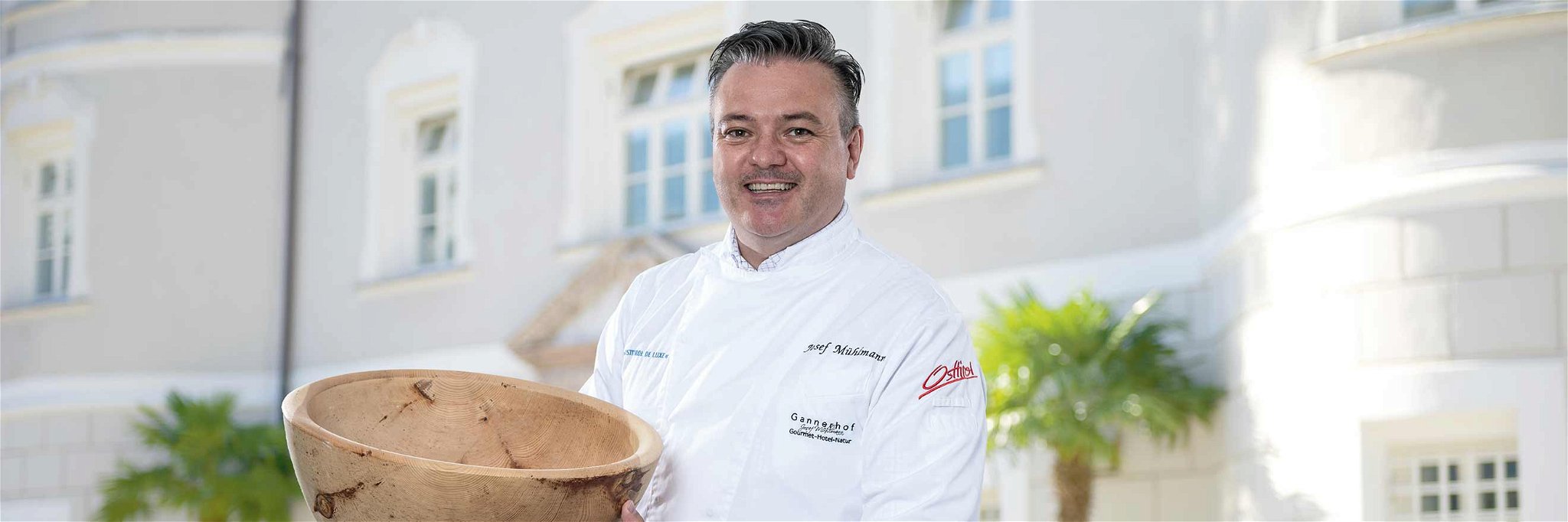 &nbsp;Festival-Mitbegründer Josef Mühlmann verwöhnt Gäste bei der »Kulinarischen Sommerfrische in Lienz«.