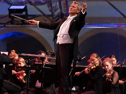 Chefdirigent des Bruckner Orchesters Markus Poschner