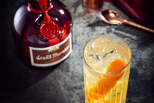 Tonic-Cocktail mit Grand Marnier