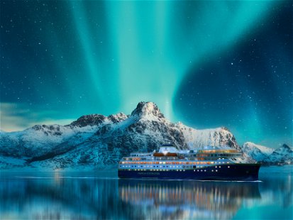 Genuss unterm Polarlicht: Die Reederei Havila Voyages fährt wie auch Hurtigruten in den höchsten Norden der norwegischen Fjordwelt. Beide Anbieter servieren unterwegs anspruchsvolle Gerichte aus&nbsp;regionalen Zutaten.