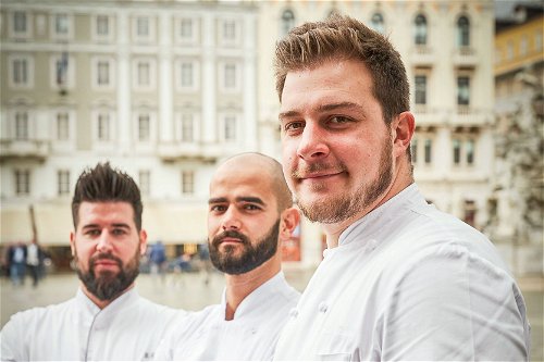 Gourmet temple. Harry's Piccolo Ristorante combines pleasure with excellence. Look out over&nbsp; Piazza Unità and enjoy. The "chefs" Matteo Metullio, Paolo Buffa, Davide De Pra.

